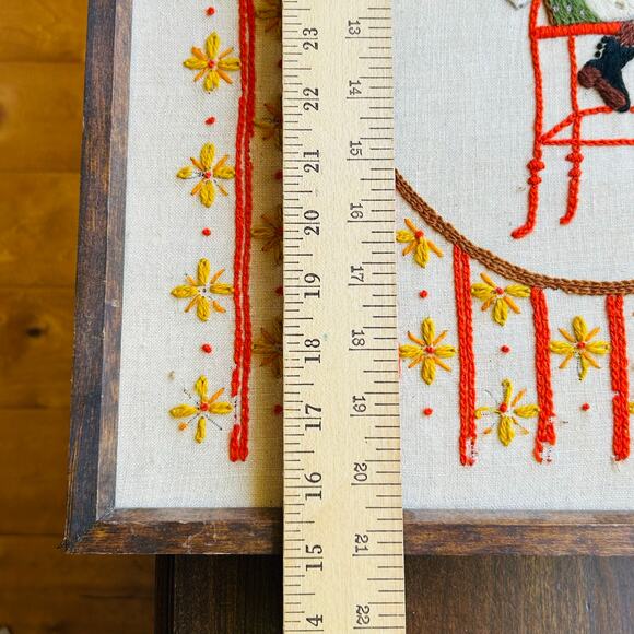 c1975 Large 21 x 18" Holly Hobbie Hand Embroidery Folk Art in Orange Wood Frame - Picture 11 of 12